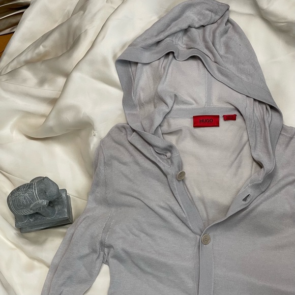 Hugo Boss hoodie. Pretty and lightweight the perfect layer for your outfit. - Picture 2 of 5
